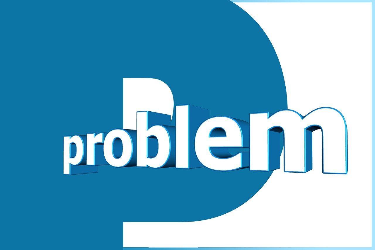 「problem」のロゴと、背景の大きな「P」の文字